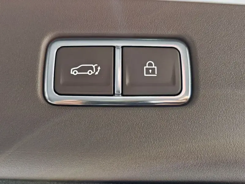 2023 Kia EV9 с пробегом 19 263 км