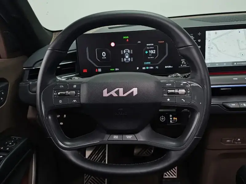 2023 Kia EV9 с пробегом 84 139 км
