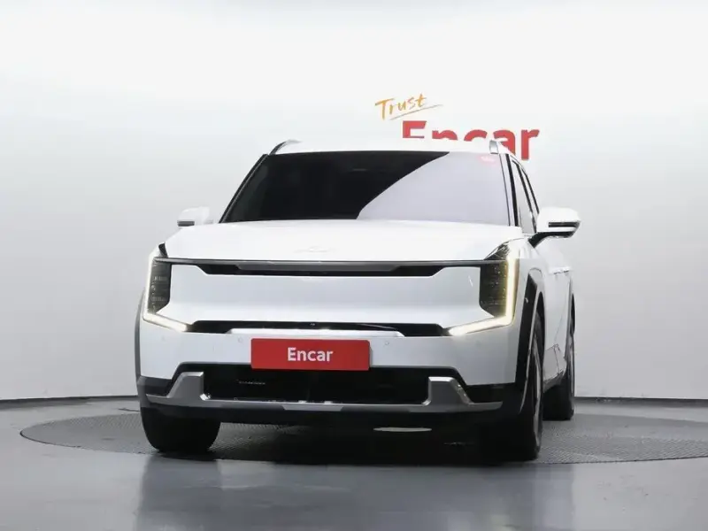 2023 Kia EV9 с пробегом 65 369 км