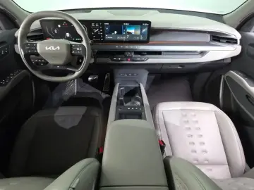 2023 Kia EV9 с пробегом 65 369 км