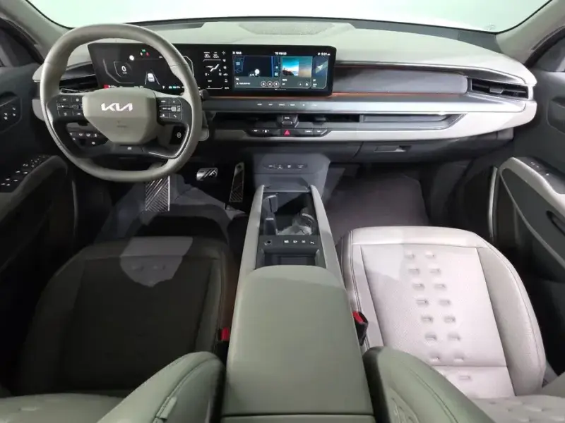 2023 Kia EV9 с пробегом 65 369 км