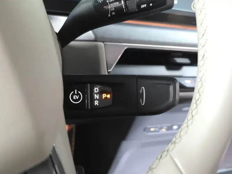 2023 Kia EV9 с пробегом 65 369 км