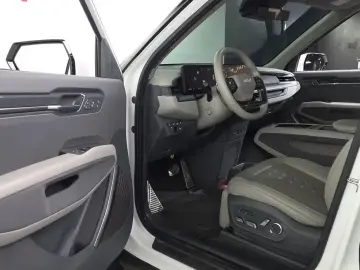 2023 Kia EV9 с пробегом 65 369 км