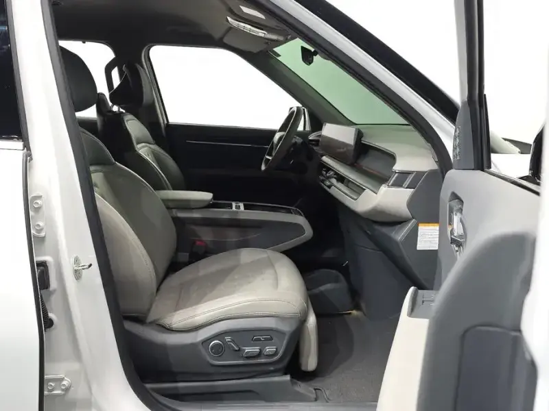 2023 Kia EV9 с пробегом 65 369 км