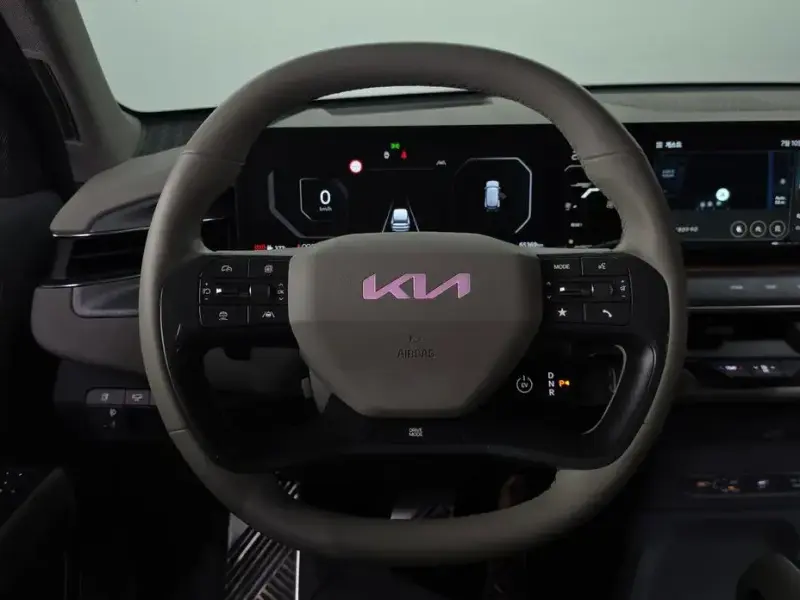2023 Kia EV9 с пробегом 65 369 км
