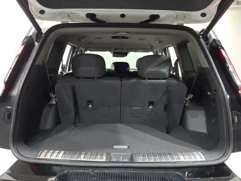 2023 Kia EV9 с пробегом 65 369 км