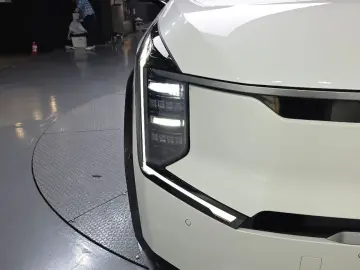 2023 Kia EV9 с пробегом 65 369 км