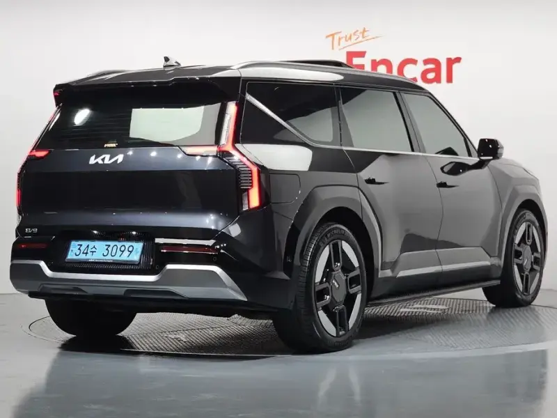 2023 Kia EV9 с пробегом 36 998 км