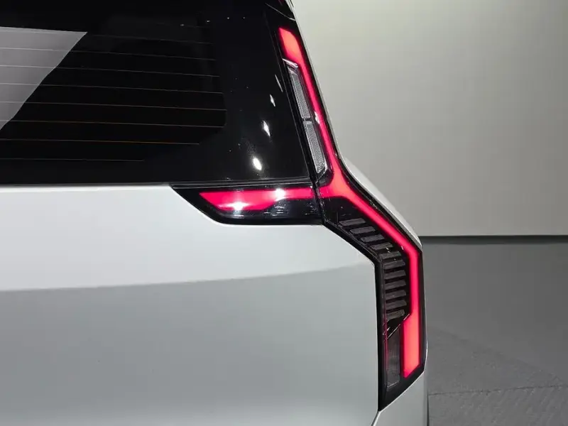 2023 Kia EV9 с пробегом 65 369 км