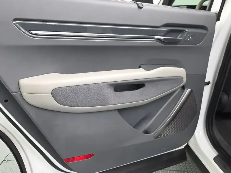 2023 Kia EV9 с пробегом 65 369 км