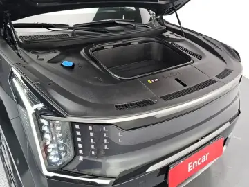2023 Kia EV9 с пробегом 36 998 км
