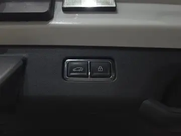 2023 Kia EV9 с пробегом 65 369 км