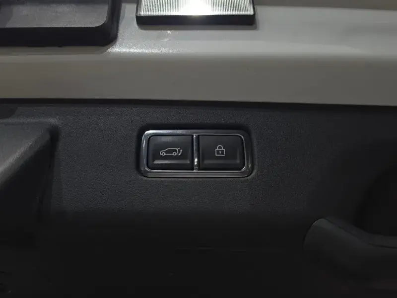 2023 Kia EV9 с пробегом 65 369 км