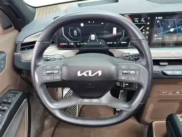 2023 Kia EV9 с пробегом 36 998 км