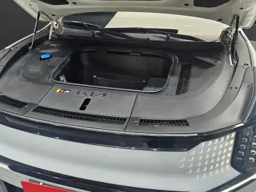 2023 Kia EV9 с пробегом 55 504 км