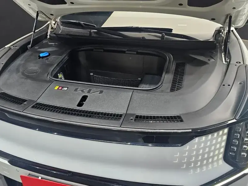 2023 Kia EV9 с пробегом 55 504 км