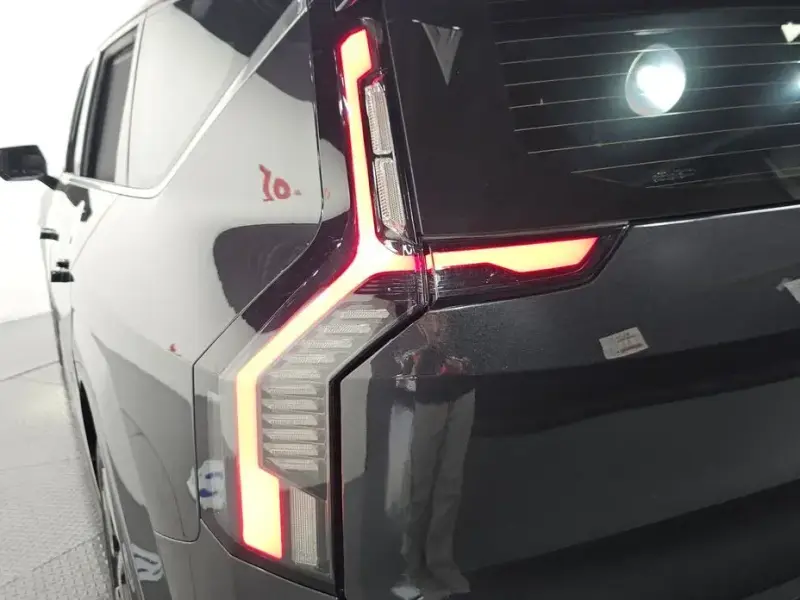 2023 Kia EV9 с пробегом 36 998 км