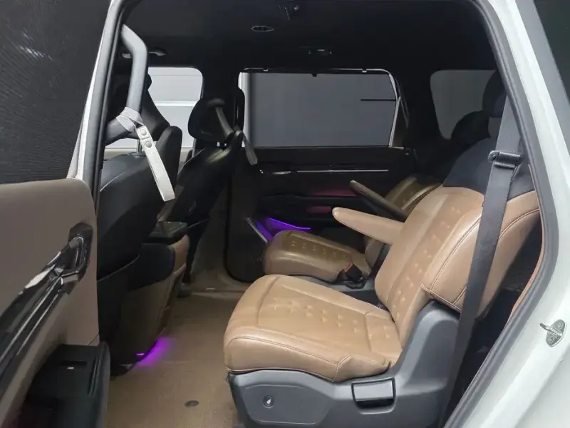 2023 Kia EV9 с пробегом 55 504 км