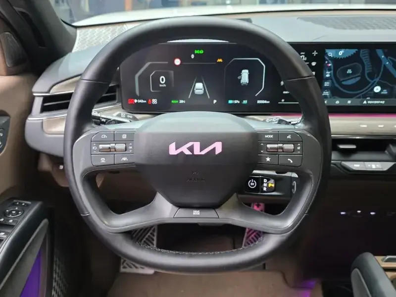 2023 Kia EV9 с пробегом 55 504 км