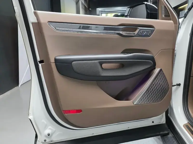 2023 Kia EV9 с пробегом 55 504 км