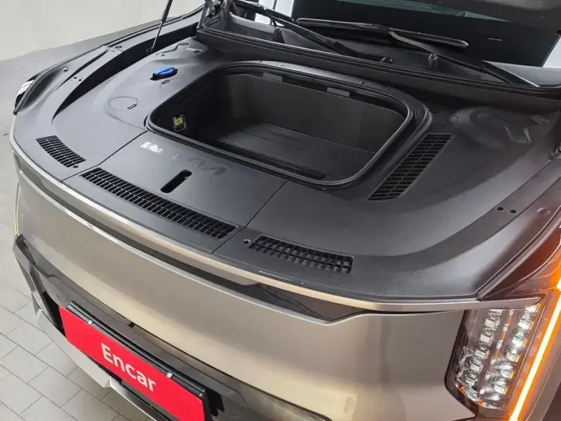 2025 Kia EV9 с пробегом 10 725 км