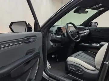 2025 Kia EV9 с пробегом 10 725 км
