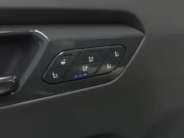 2025 Kia EV9 с пробегом 10 725 км