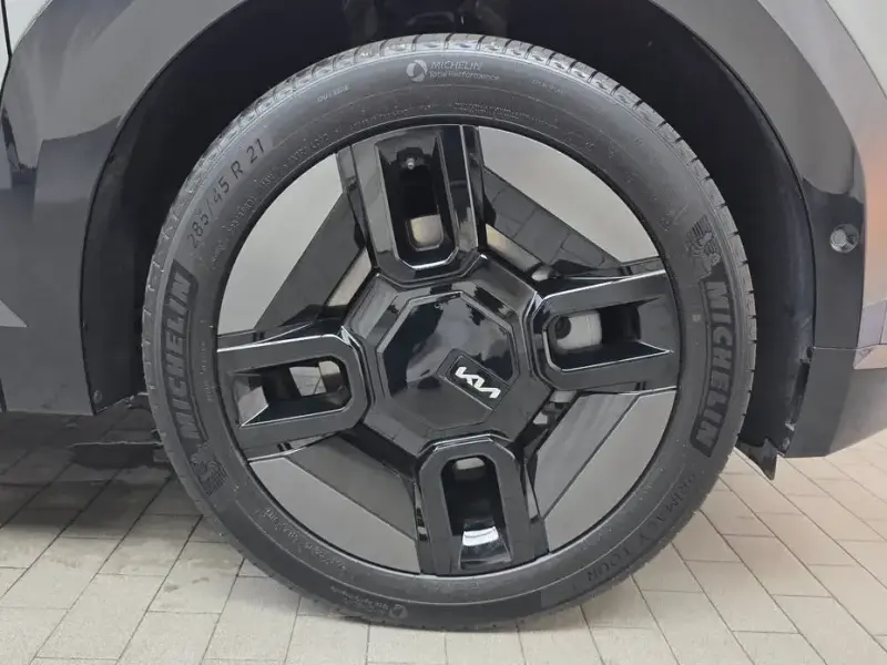 2025 Kia EV9 с пробегом 10 725 км