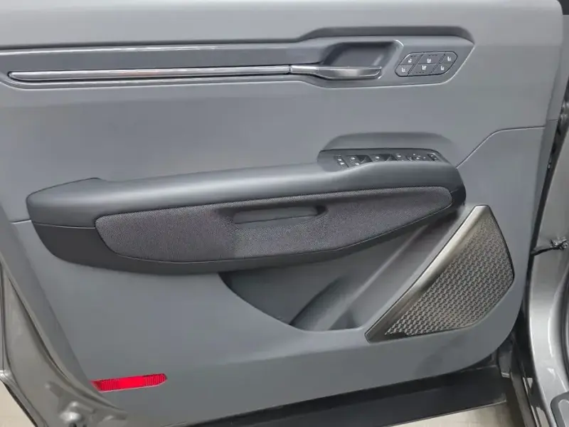 2025 Kia EV9 с пробегом 10 725 км