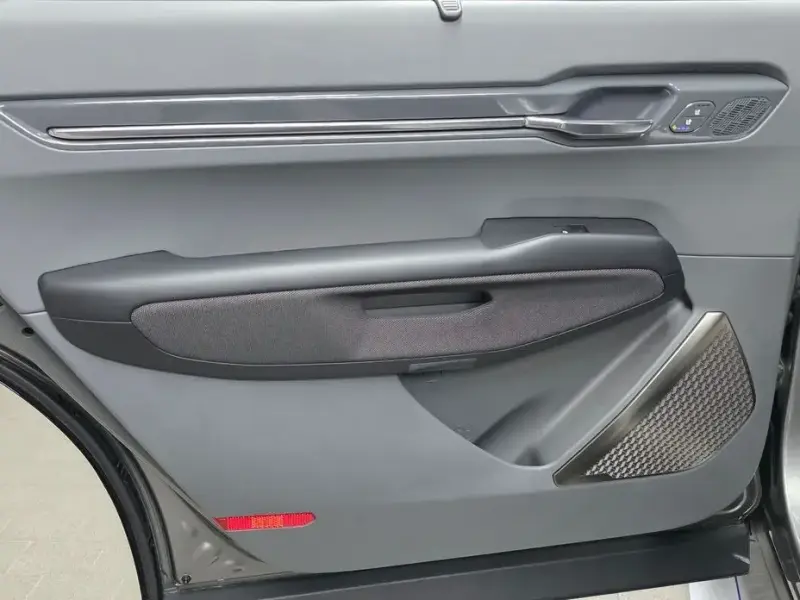 2025 Kia EV9 с пробегом 10 725 км