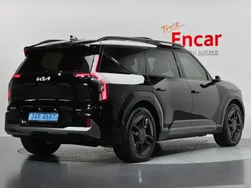 2025 Kia EV9 с пробегом 7 685 км