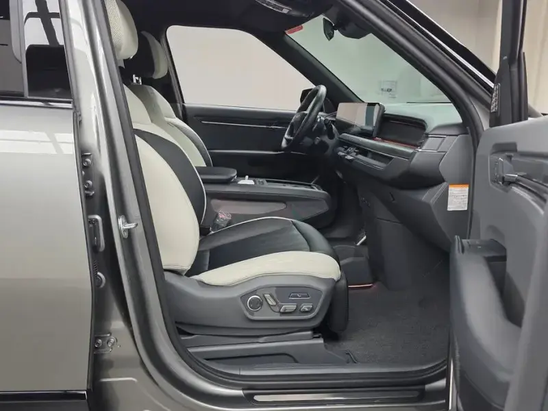 2025 Kia EV9 с пробегом 10 725 км