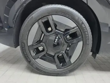 2025 Kia EV9 с пробегом 7 685 км