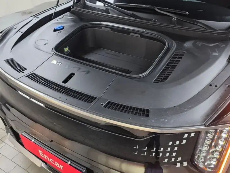 2025 Kia EV9 с пробегом 7 685 км