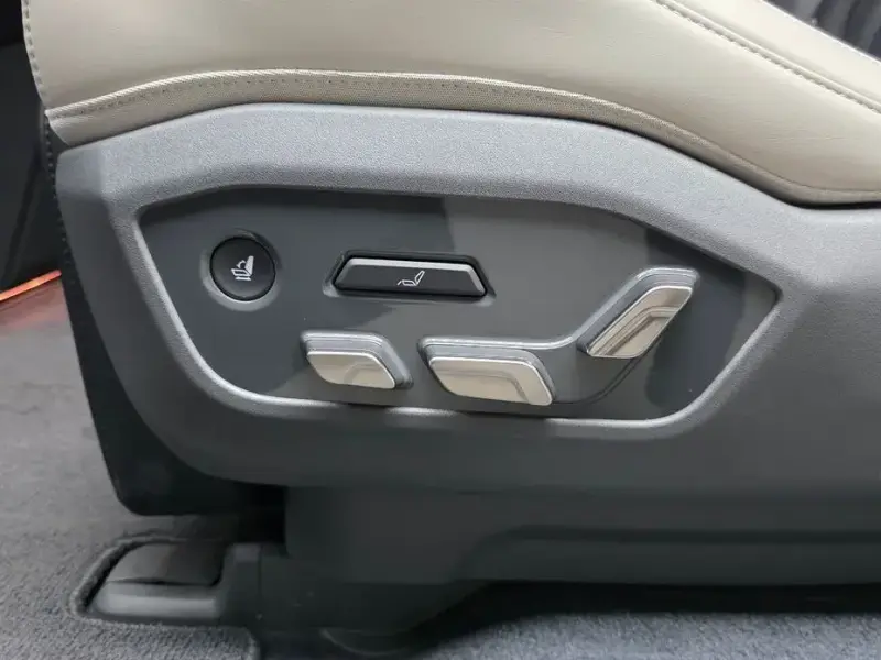 2025 Kia EV9 с пробегом 10 725 км