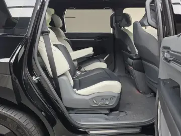 2025 Kia EV9 с пробегом 7 685 км
