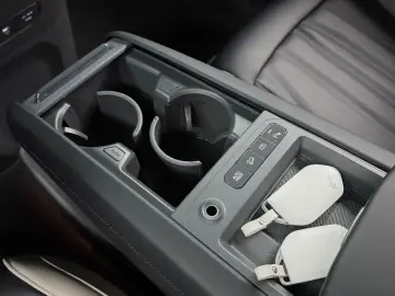 2025 Kia EV9 с пробегом 7 685 км