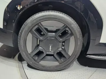 2023 Kia EV9 с пробегом 40 969 км