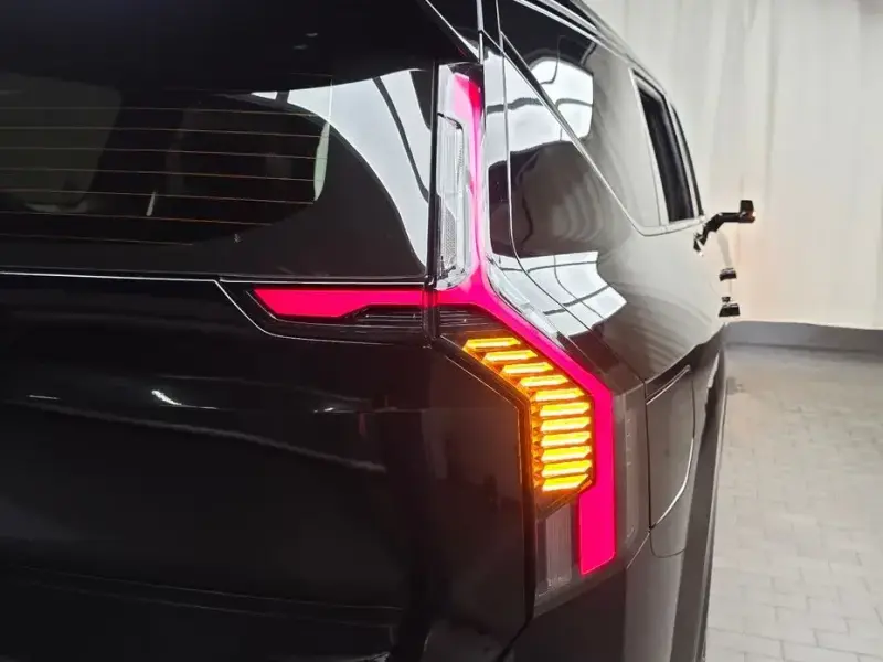 2025 Kia EV9 с пробегом 7 685 км