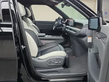 2025 Kia EV9 с пробегом 7 685 км