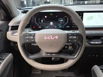 2023 Kia EV9 с пробегом 40 969 км