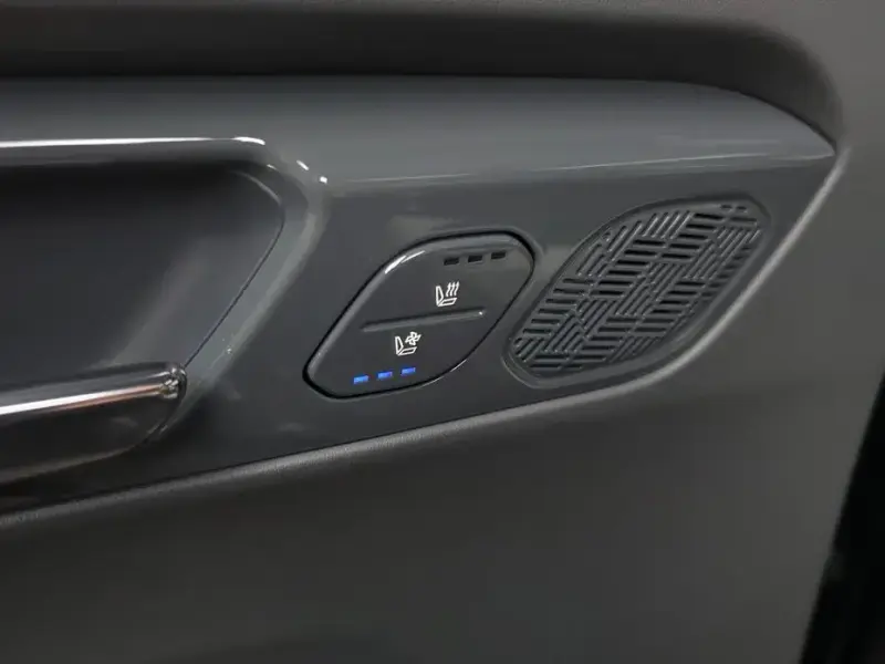 2025 Kia EV9 с пробегом 7 685 км