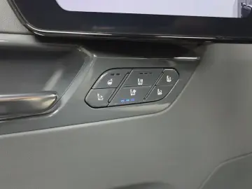 2025 Kia EV9 с пробегом 7 685 км