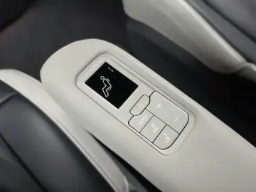 2025 Kia EV9 с пробегом 7 685 км