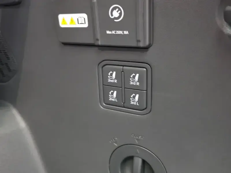 2025 Kia EV9 с пробегом 7 685 км