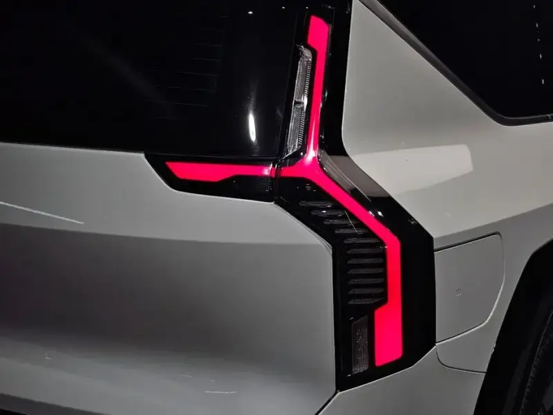 2023 Kia EV9 с пробегом 40 969 км
