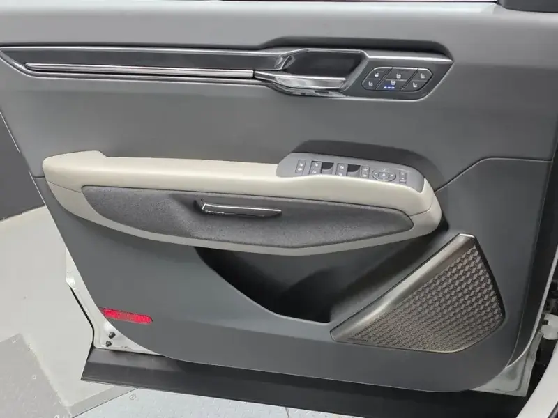 2023 Kia EV9 с пробегом 40 969 км