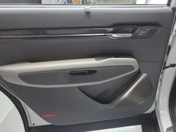 2023 Kia EV9 с пробегом 40 969 км