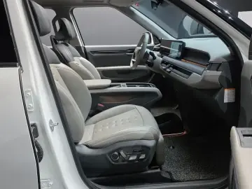 2023 Kia EV9 с пробегом 40 969 км