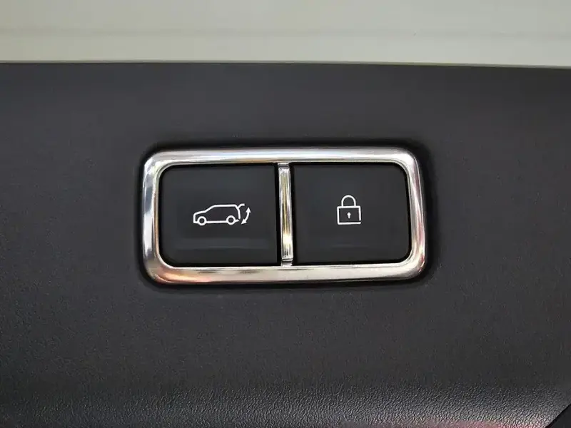 2023 Kia EV9 с пробегом 40 969 км